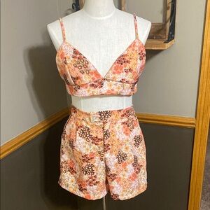 Vintage Blue colash blondie Floral Two-Piece Set with crop top & shorts size L